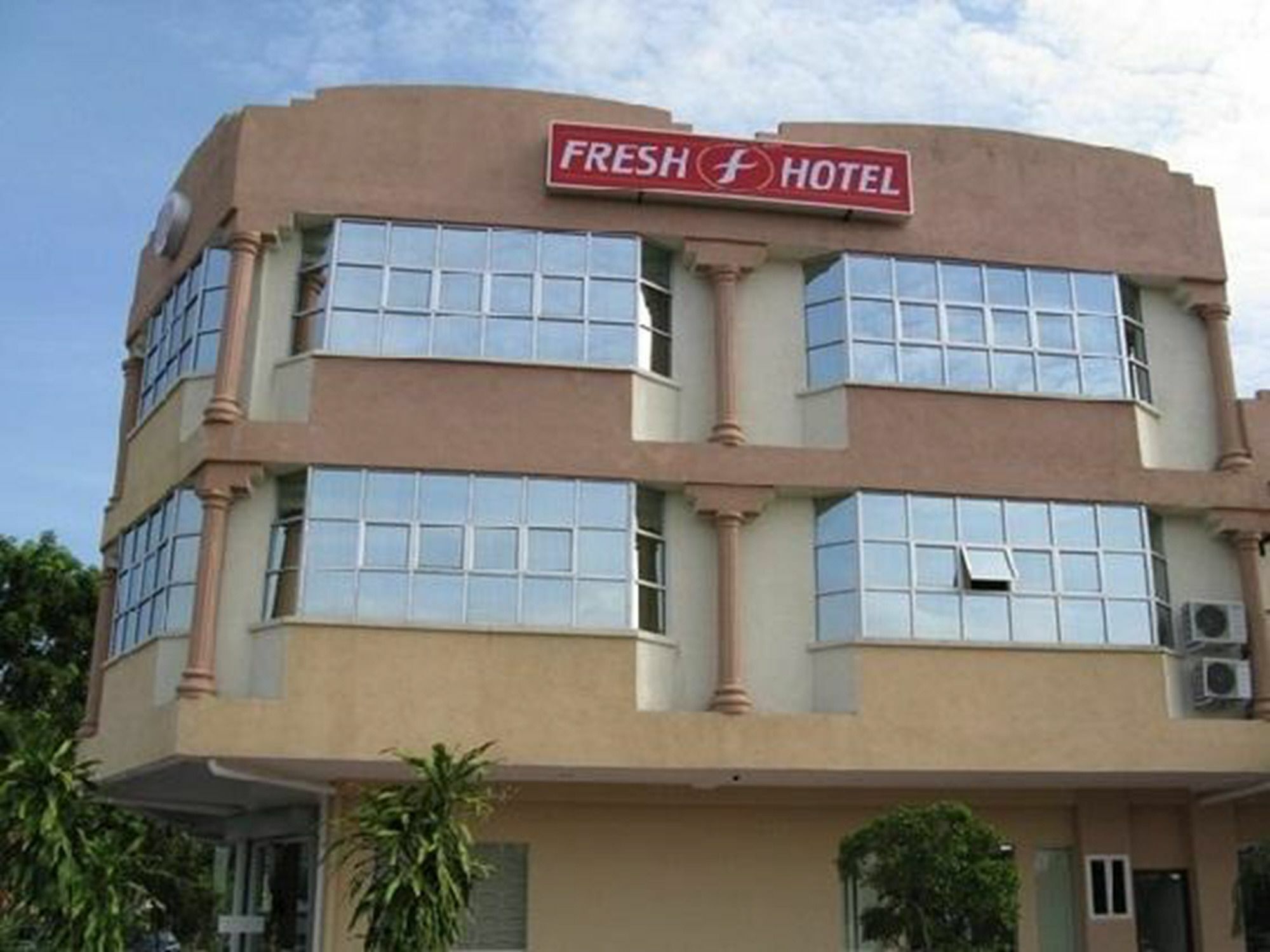 איפוה Fresh Hotel Bercham מראה חיצוני תמונה